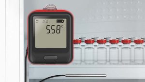 Data logger monitoring in fridge with vaccines